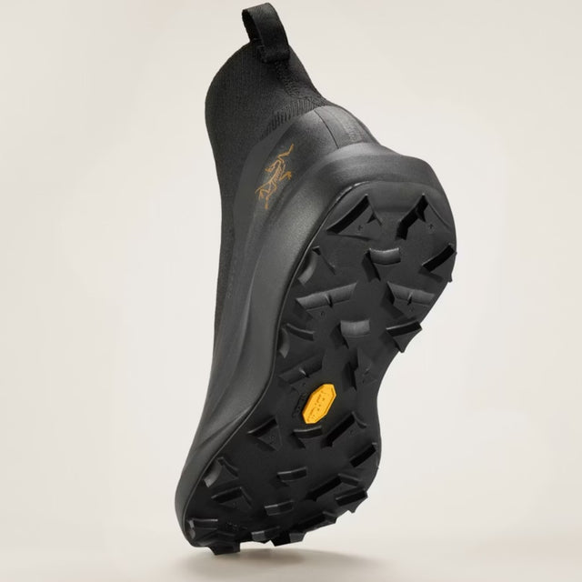 Sole view of men's Arc'teryx Norvan 4 Nivalis running shoe in Black/Black colour