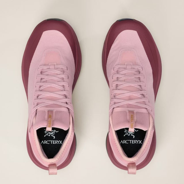 Top view of women's Arc'teryx Sylan Pro running shoes in Dk Bliss/MArs colour