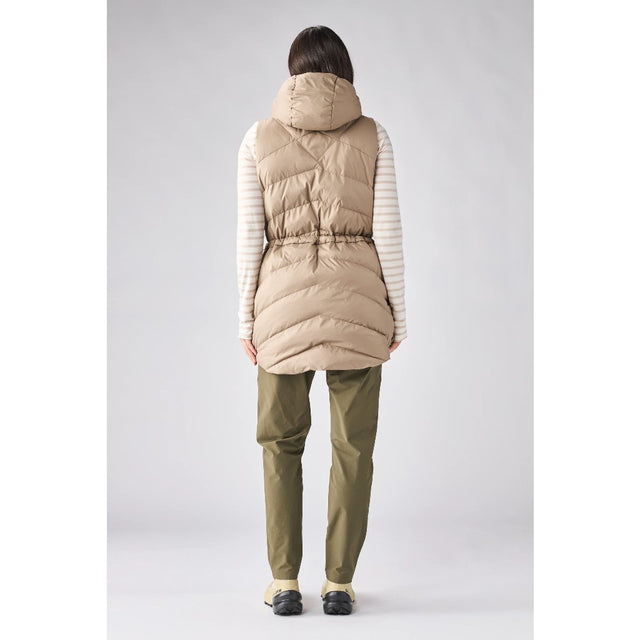 Back on-model view of Indyeva Selimut II Insulated Tunic Women's in silt colour