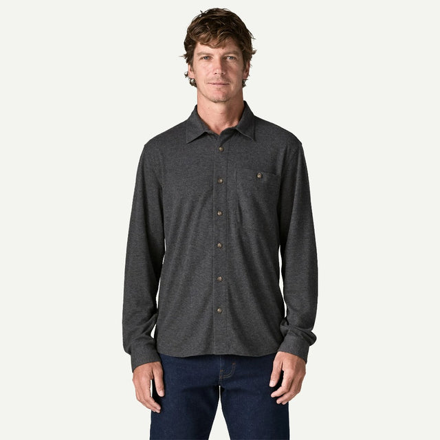 Front on-model view of Patagonia's Men's Stretch Fjord Flannel Shirt in Whole Knit: Forge Grey colour