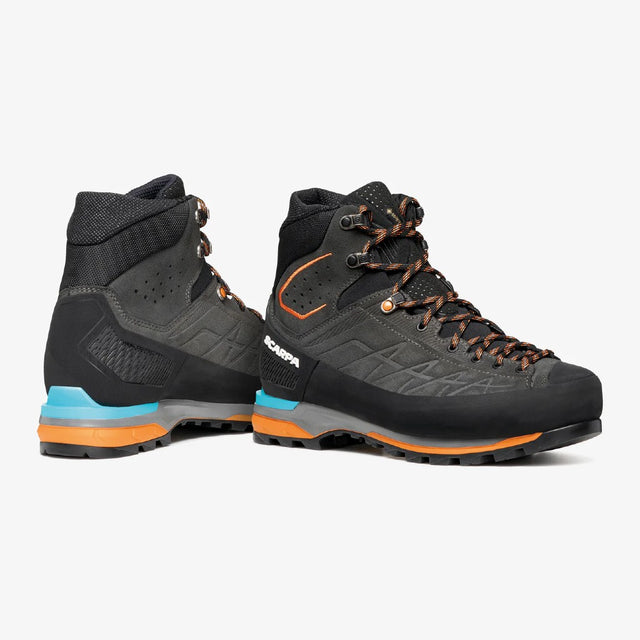 Side view of Scarpa's Zodiac Tech GTX Men's boot in anthracite/tonic colour