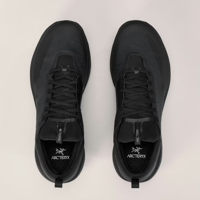 Top view of men's Arc'teryx Sylan GTX running shoes in Black colour
