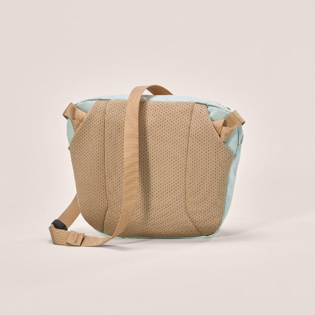 Back view of Arc'teryx Mantis 2 waist pack in Trail Magic colour
