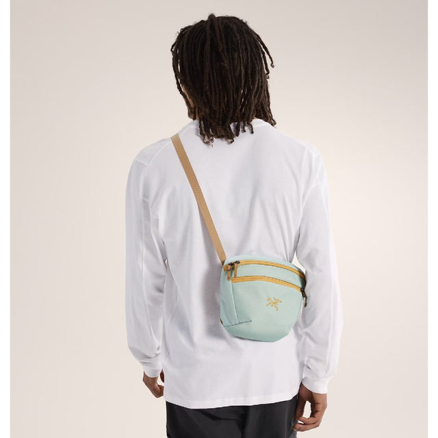 On-model view of Arc'teryx Mantis 2 waist pack