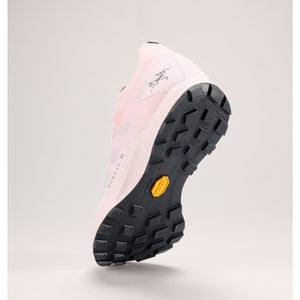 Sole of women's Arc'teryx Norvan SL 3 running shoe in Alpine Rose colour