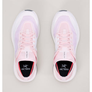 Top view of women's Arc'teryx Sylan running shoes in Alpine Rose/Arctic Silk colour