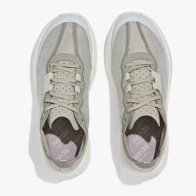 Top view of norda 005 trail running shoes in 'neve' colour