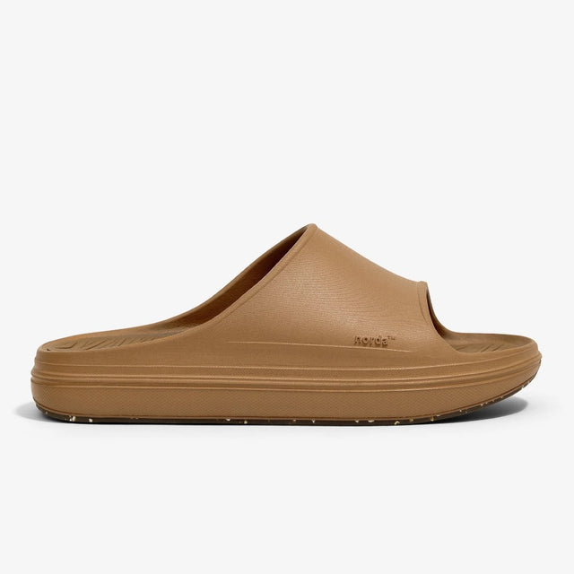 norda 008 recovery slide in 'Oud' (brown) colour