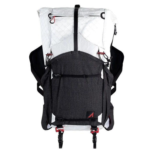 Back view of the UltrAspire Altruist hydration pack