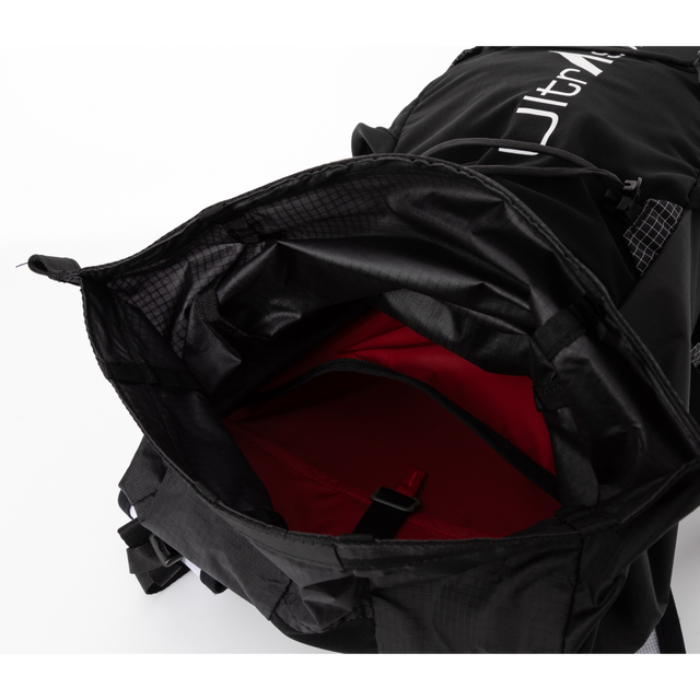 Top detail of UltrAspire Epic XT 20L hydration pack