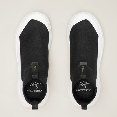 Top view of women's Arc'teryx Norvan 4 Nivalis running shoe in Black/Arctic Silk colour