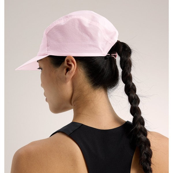 Back on-model view of Arc'teryx Norvan regular brim hat in alpine rose