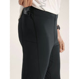 Arc'teryx waist pocket detail of Norvan Men's tight in colour black