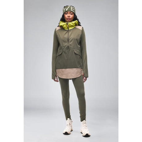 On-model front view of Indyeva Women's Linoa Tunic in Agate/Limetta CB colour