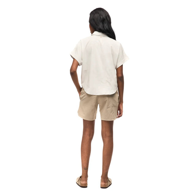 Back view on-model of Indyeva Sahra 6" II in wheat colour