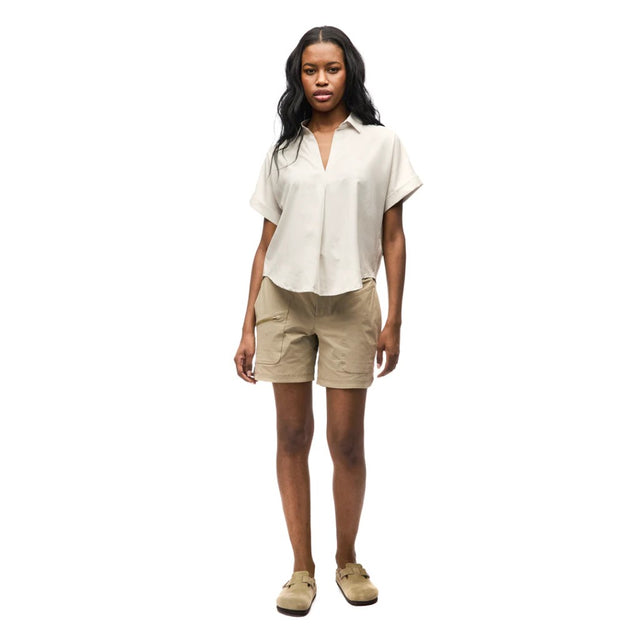 Front view on-model of Indyeva Sahra 6" II in wheat colour