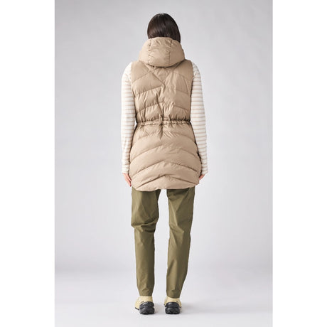 Back on-model view of Indyeva Selimut II Insulated Tunic Women's in silt colour