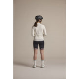 Back view of model wearing the Maloja SundaM cycle tights for wome in deep black colour