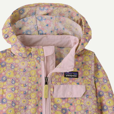 Zipper detail of Patagonia Baggie Jacket in fruity times quiet violet colour