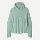 Front view of men's Patagonia's cap cool sun hoody in Thermal Blue Tin Ice X-Dye