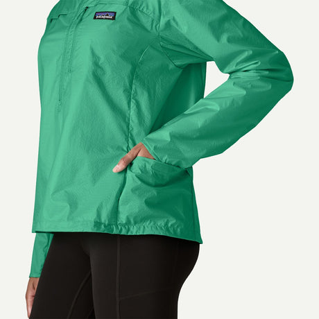 Pocket detail of Patagonia Houdini stash 1/2 zip pullover women's in aqua stone colour