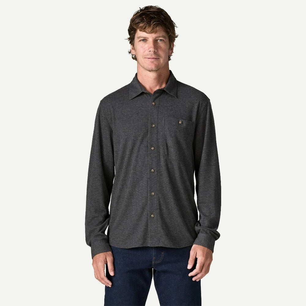 Front on-model view of Patagonia's Men's Stretch Fjord Flannel Shirt in Whole Knit: Forge Grey colour