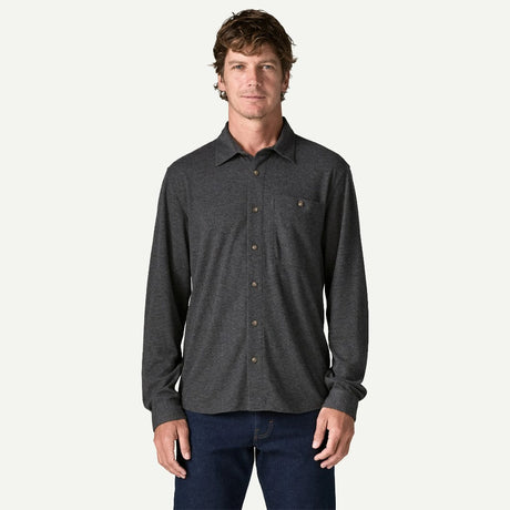 Front on-model view of Patagonia's Men's Stretch Fjord Flannel Shirt in Whole Knit: Forge Grey colour