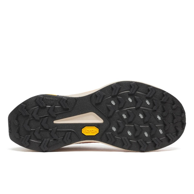 Sole view of women's peregrine 16 in mauve salmon colour