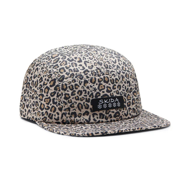 Front view of skida brim hat in wild thing colour