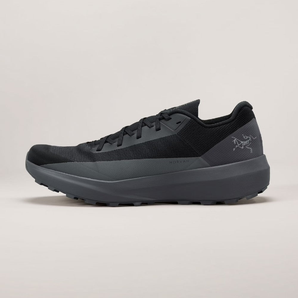 Side view of men's Arc'teryx Norvan LD 4 running shoe in black/cloud colour