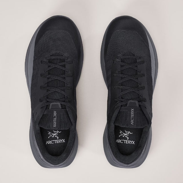 Top view of men's Arc'teryx Norvan LD 4 running shoes in black/cloud colour