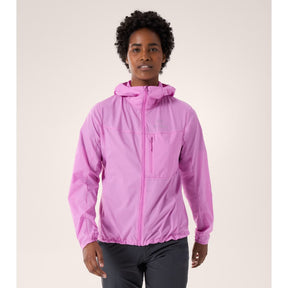 Front on-model view of women's Arc'teryx Squamish hoody in alpenglow (pink)
