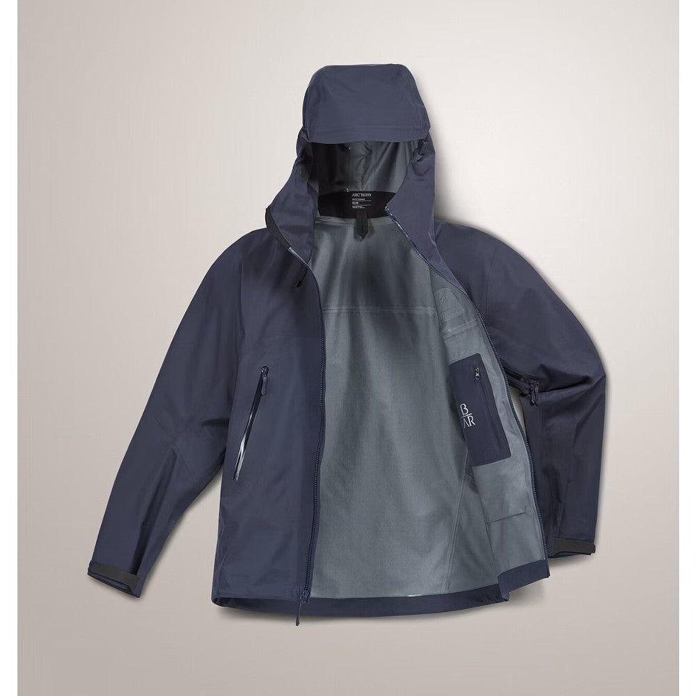 Men's Arc'teryx Beta AR Jacket in black sapphire colour (navy)