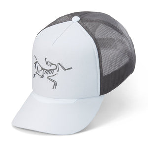 Front view of Arc'teryx Bird Trucker curved brim hat in daybreak/graphite colour