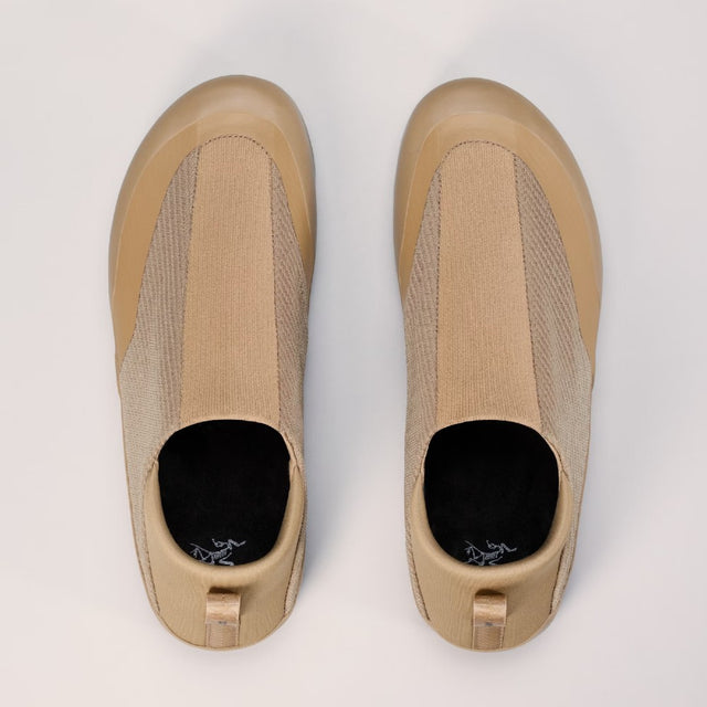 Top view of women's Arc'teryx Kragg shoes in canvas colour