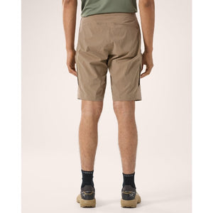 Back on-model view of men's Arc'teryx Gamma quick dry 11" shorts in canvas colour