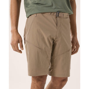 Waist detail of men's Arc'teryx Gamma quick dry 11" shorts in canvas colour