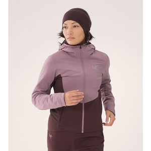 Front on-model view of women's Arc'teryx Norvan Insulated Hoody in Interstellar/Phantasm colour