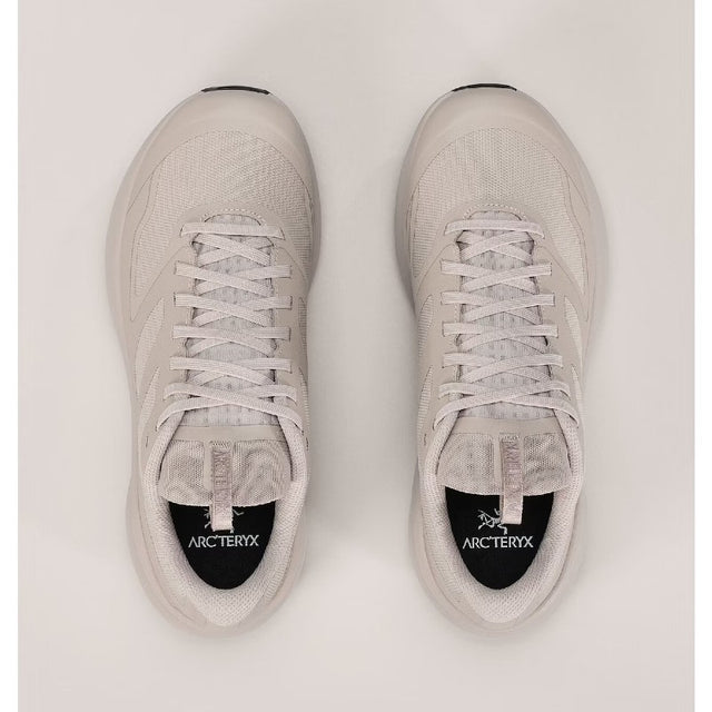 Top view of women's Arc'teryx Norvan LD 3 Gore-Tex shoes in rune/rune (beige) colour