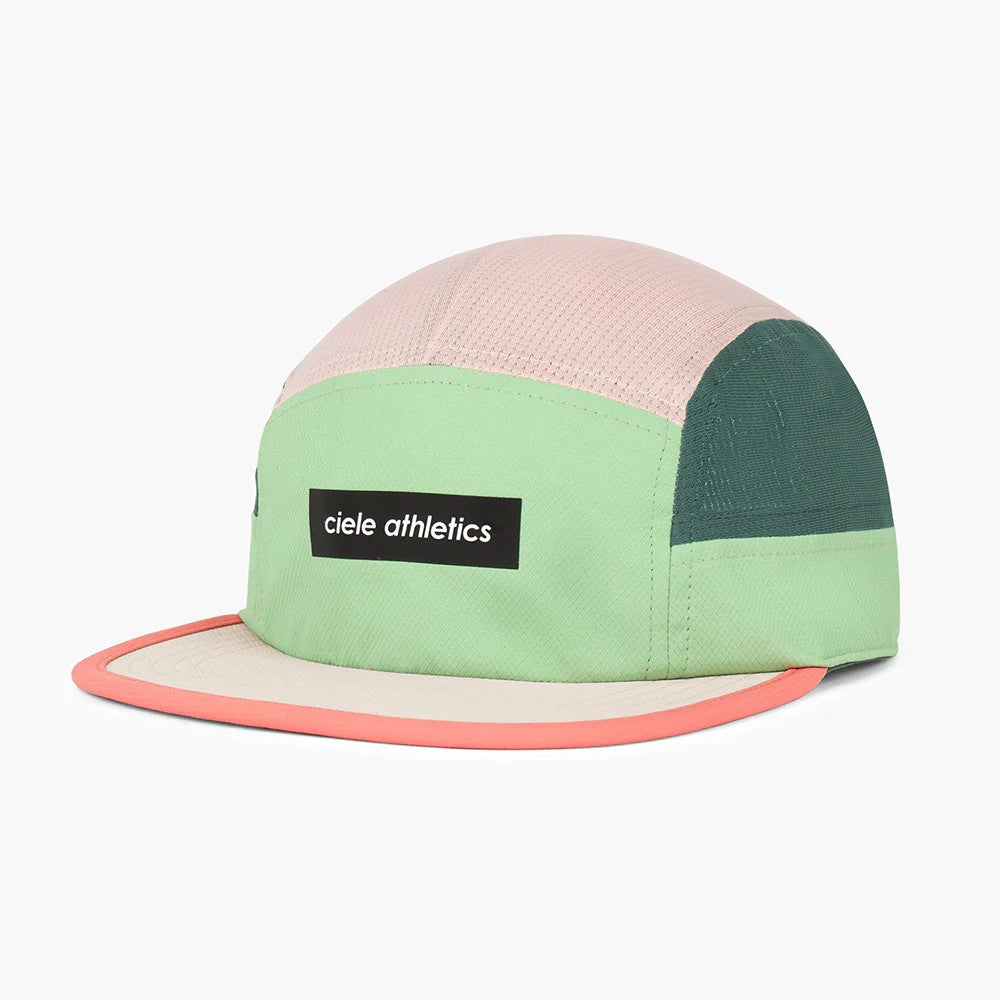 ciele GOCap running cap in Pistachio/Silver Pine colour