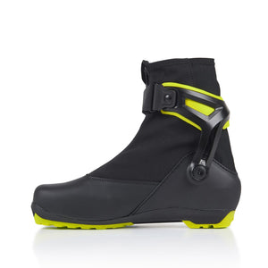Inner side view of men's Fischer RC5 Skate ski boot