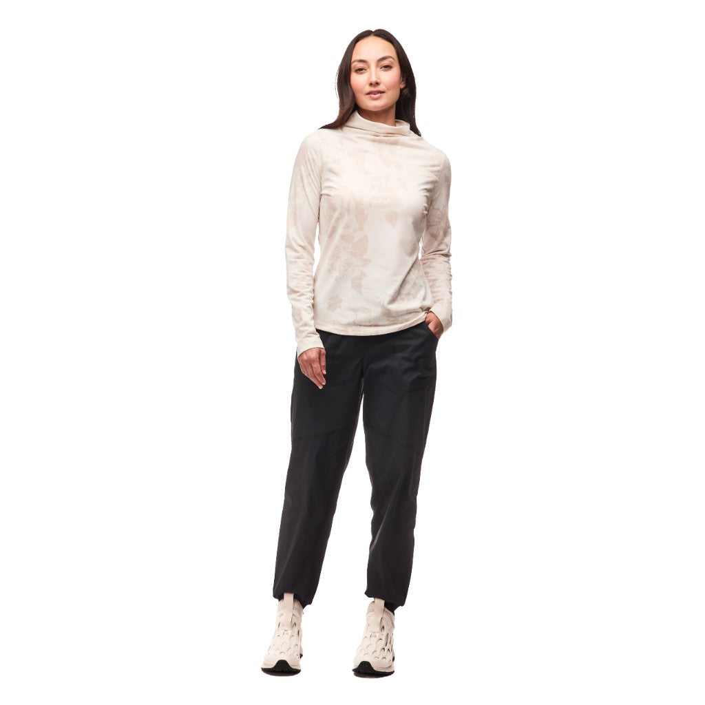 Front on-model view of women's black Indyeva Andolana joggers
