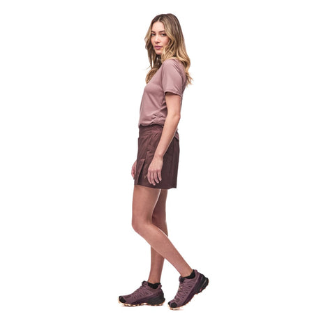 Side on-model view of Indyeva Ulendo V skort in rosewood colour