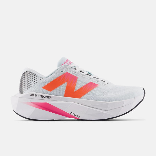 Side view of men's New Balance Fuelcell SuperComp Trainer v3 running shoe