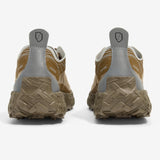 Heel view of brown ('loam') norda 001a trail running shoe