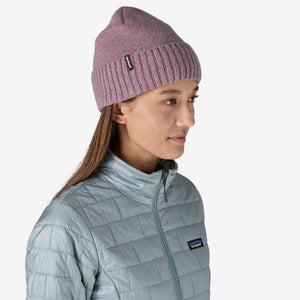 Side on-model view of Patagonia Brodeo Beanie in Stormy Mauve colour