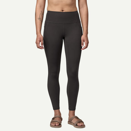Front view of women's black Patagonia Maipo Stash 7/8 tights