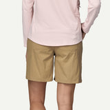 Back on-model view of women's patagonia Quandary 7" shorts in tan colour