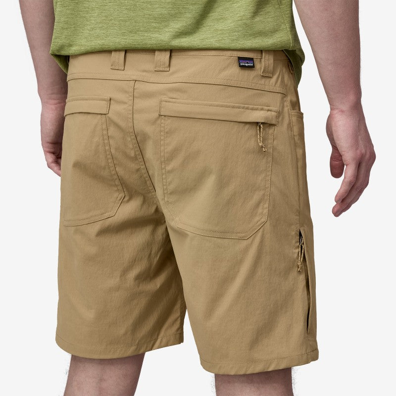 Back on-model view of men's Patagonia Quandary 8" Shorts in classic tan