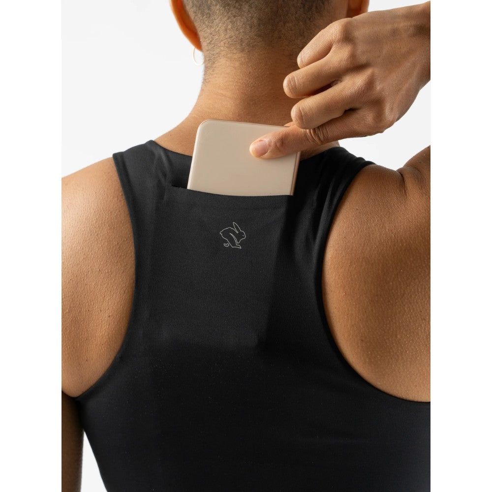 Pocket detail of women's black rabbit running crusher pocket crop